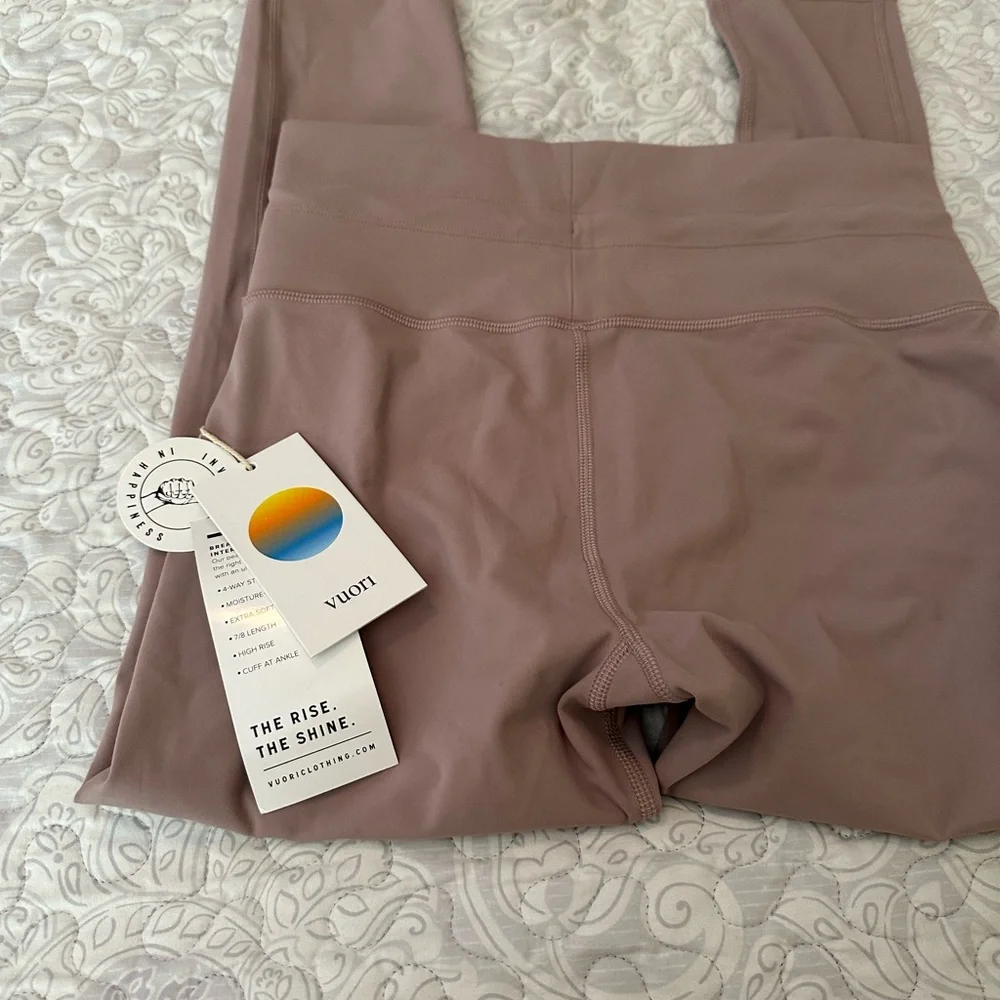 Vuori Women's Leggings in Mauve - Picture 3 of 5